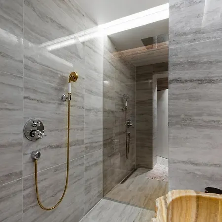 Extravagant 2 Bedroom On The 5th Coolest Street In The World Apartman *