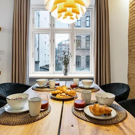 Extravagant 2 Bedroom On The 5th Coolest Street In The World *