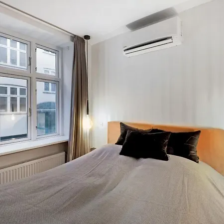 Extravagant 2 Bedroom On The 5th Coolest Street In The World *